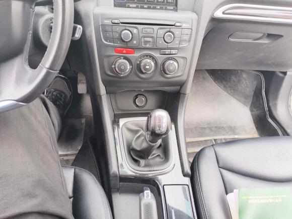 [上海·沪C] 二手雪铁龙雪铁龙C4L2015款 1.2T 手动豪华版