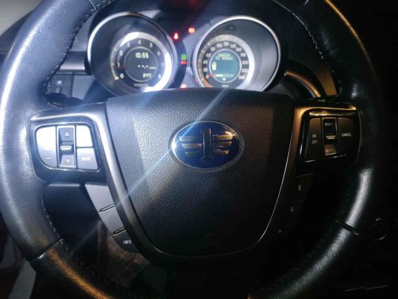 [西安·陕A] 二手奔腾奔腾X802015款 2.0L 自动舒适周年纪念型