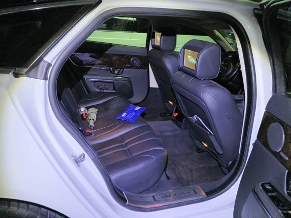 [上海·沪D] 二手捷豹捷豹XJ2015款  XJL 3.0 SC 两驱全景商务版