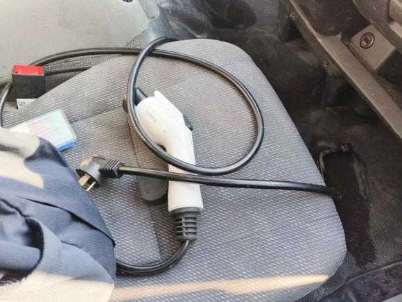 [南京·苏A] 二手福田风景智蓝G7新能源2022款 厢式运输车长轴高顶2座宁德时代50.23kWh