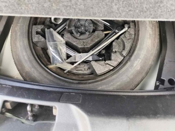 [上海·沪G] 二手沃尔沃沃尔沃V402014款 2.0T 智雅版