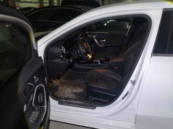 [合肥·皖A] 二手奔驰奔驰A级2021款 A 200 L 运动轿车时尚型