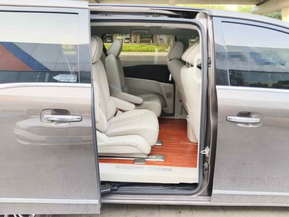 [青岛·鲁B] 二手别克别克GL82020款 陆上公务舱 652T 尊贵型