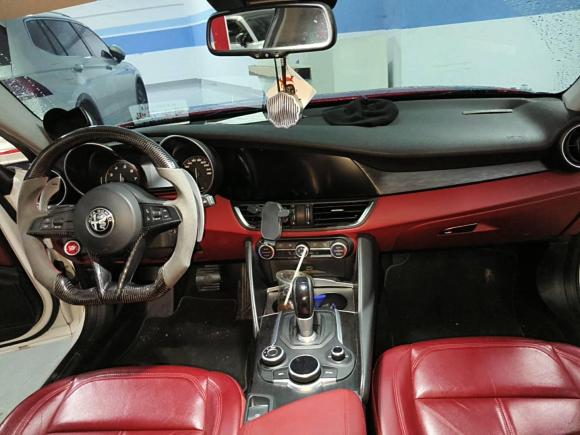 [义乌·浙A] 二手阿尔法·罗密欧Giulia朱丽叶2017款 2.0T 200HP 精英版