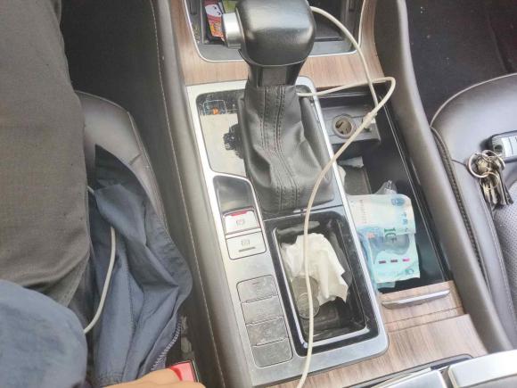 [宁波·浙B] 二手荣威荣威RX82019款 30T 智联网两驱超群旗舰版