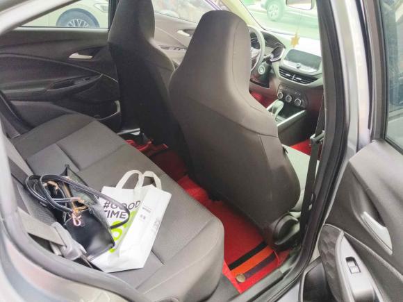 [武汉·鄂A] 二手雪佛兰科沃兹2022款 325T 自动欣悦版