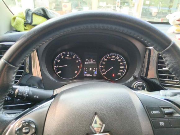 [杭州·浙D] 二手三菱欧蓝德2020款 2.0L 两驱畅享版 5座