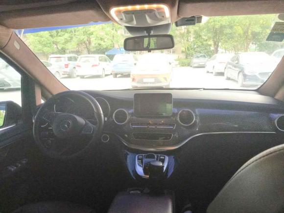 [上海·沪D] 二手奔驰奔驰V级2018款 V 260 L 尊贵加长版 国V