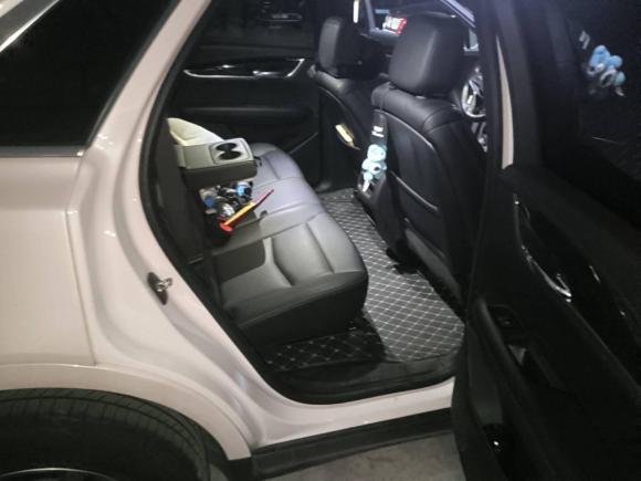 [南京·苏A] 二手凯迪拉克凯迪拉克XT52022款 2.0T 两驱风尚型