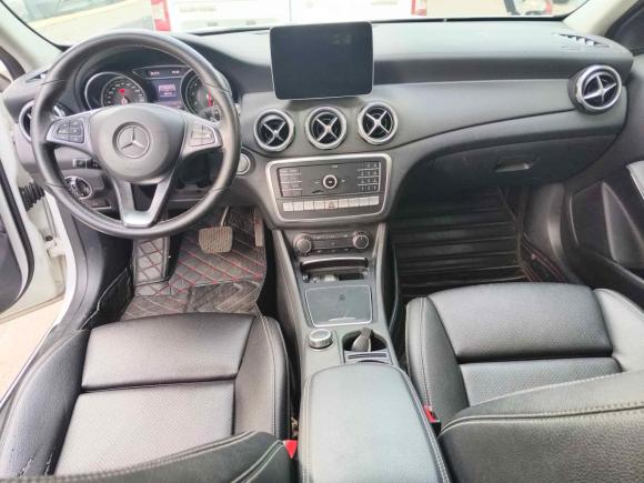 [南昌·赣A] 二手奔驰奔驰GLA2018款 GLA 220 4MATIC 运动型