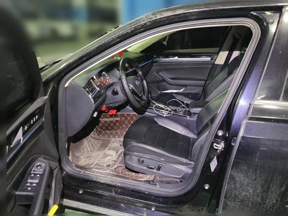 [合肥·鲁H] 二手大众辉昂2018款 改款 380TSI 两驱商务版