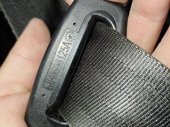 [佛山·鄂R] 二手奇瑞艾瑞泽52016款 1.5L CVT领锐版