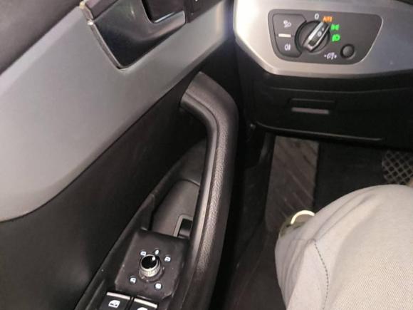 [杭州·浙A] 二手奥迪奥迪A4L2018款 30周年年型 40 TFSI 时尚型