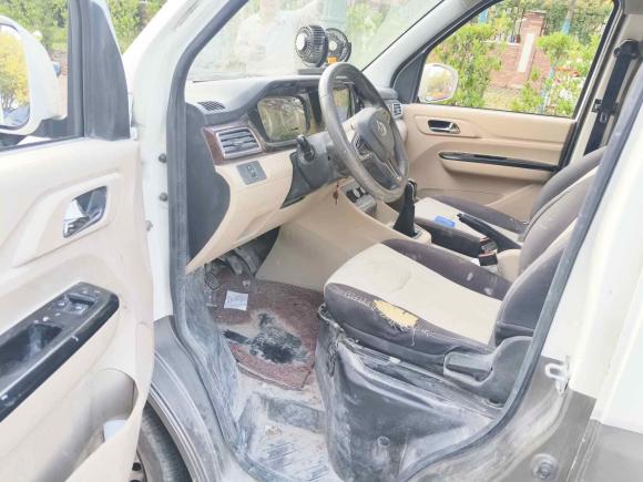 [上海·苏U] 二手长安跨越跨越星V72022款 1.6L汽油舒适型2座对开门DAM16KR