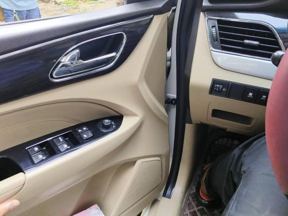 [广州·粤A] 二手宝骏宝骏7302016款 1.5L 手动舒适型 7座 国V