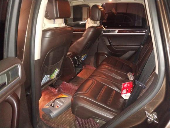 [佛山·粤Y] 二手大众途锐2011款 3.0TSI 标配型