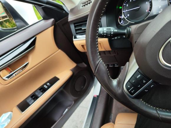 [上海·沪B] 二手雷克萨斯雷克萨斯ES2015款 200 舒适版