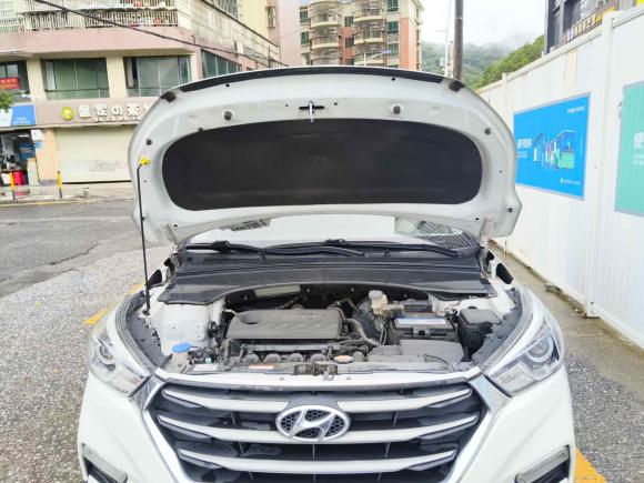 [深圳·粤S] 二手现代北京现代ix252017款 1.6L 自动智能型