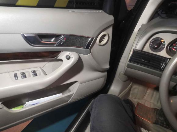 [成都·川A] 二手奥迪奥迪A6L2005款 2.0T 自动标准型
