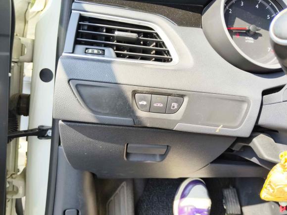 [南京·苏A] 二手标致标致5082012款 2.0L 自动豪华版