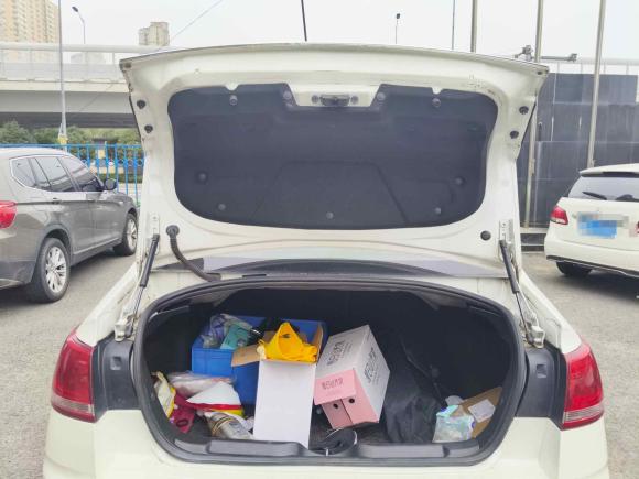 [西安·陕A] 二手雪铁龙世嘉2016款 经典 三厢 1.6L 手动科技版