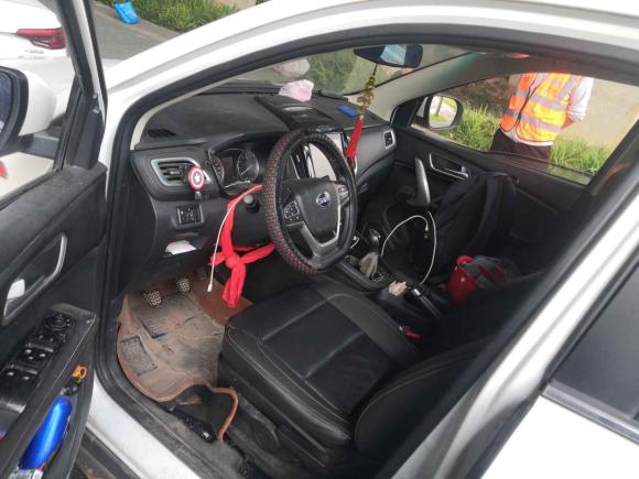 [成都·川A] 二手SWM斯威汽车SWM斯威X72016款 1.5T 手动豪华型 7座