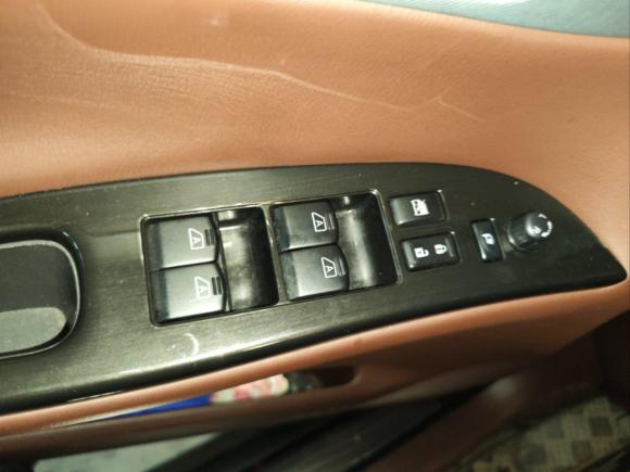 [上海·沪A] 二手英菲尼迪英菲尼迪QX502013款 2.5L 两驱优雅版