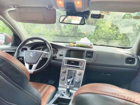 [佛山·粤X] 二手沃尔沃沃尔沃V602014款 改款 T5 智雅版