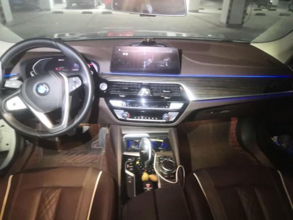 [上海·沪A] 二手宝马宝马5系新能源2020款 里程升级版 530Le 豪华套装