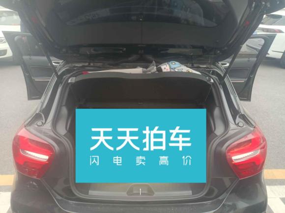 [深圳·粤B] 二手奔驰奔驰A级AMG2018款 AMG A 45 4MATIC 臻藏版