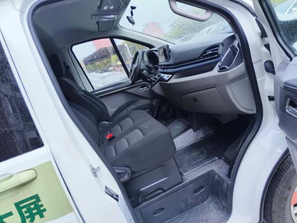 [上海·沪G] 二手上汽大通MAXUS新途V702023款 2.0T 精英版 手动短轴低顶 5/6座（125Ps）