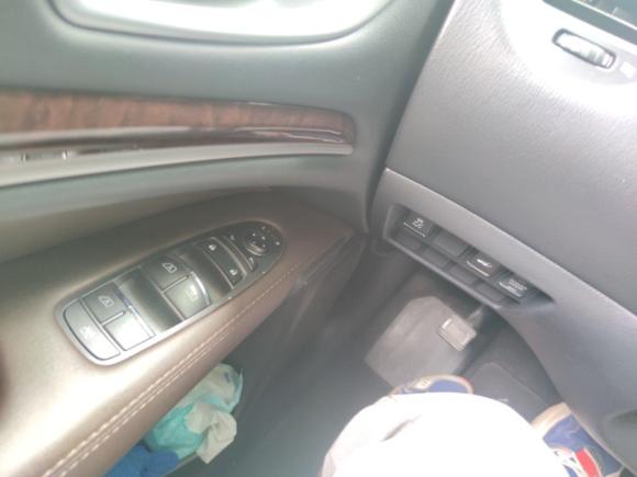 [上海·沪B] 二手英菲尼迪英菲尼迪QX602014款 2.5 S/C Hybrid 两驱卓越版