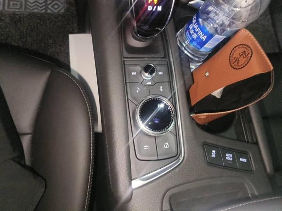 [上海·沪D] 二手凯迪拉克凯迪拉克XT62021款 2.0T 七座两驱豪华型