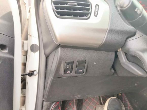 [青岛·鲁B] 二手标致标致3012016款 1.6L 自动舒适版