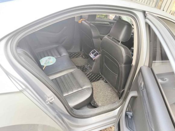 [南京·苏L] 二手斯柯达速派2016款 TSI330 DSG智行版