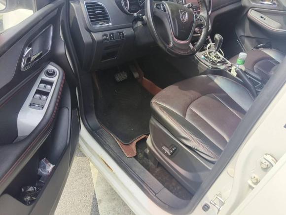 [深圳·鄂A] 二手宝骏宝骏5602016款 1.8L iAMT豪华型