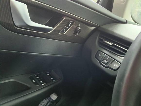 [成都·川A] 二手红旗红旗E-QM52021款 充电 T3版 5座