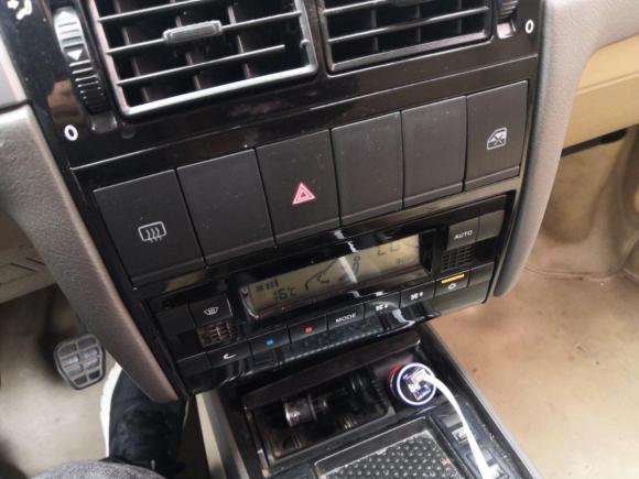 [上海·沪C] 二手大众桑塔纳志俊2008款 1.8L 手动舒适型