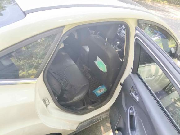 [成都·川A] 二手福特福克斯2017款 三厢 EcoBoost 180 自动精英型