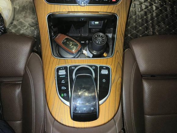 [温州·浙C] 二手奔驰奔驰E级2018款 改款 E 200 L 运动型