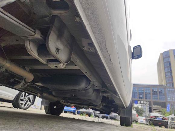 [无锡·苏B] 二手上汽大通MAXUS上汽大通MAXUS V802021款 2.0T 手动经典傲运通短轴中顶5/6座