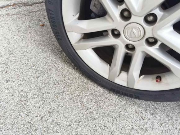 [上海·鲁M] 二手长安长安CS352016款 1.6L 手动豪华型 国IV