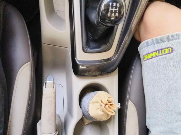 [杭州·浙A] 二手福特福克斯2012款 三厢 1.6L 手动风尚型