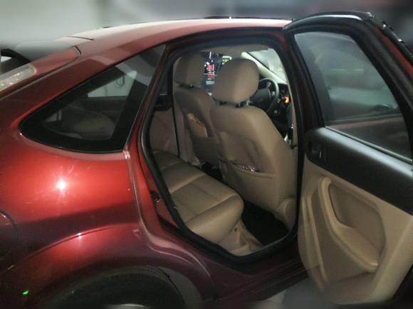 [西安·陕A] 二手福特福克斯2011款 两厢 1.8L 自动时尚型