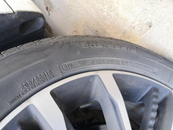 [广州·粤A] 二手荣威荣威i52020款 1.5L 自动4G互联领豪旗舰版