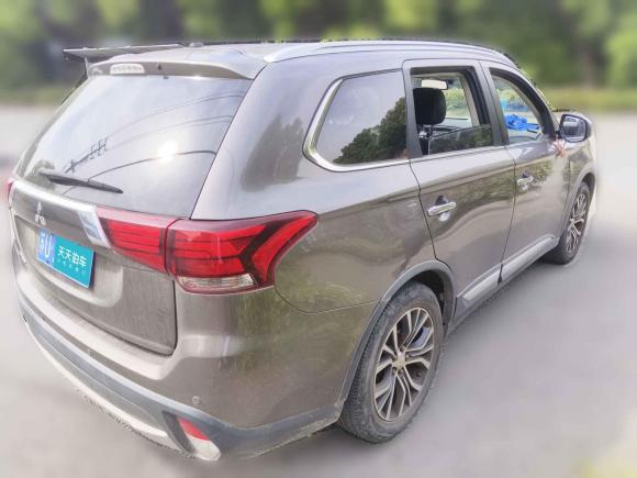 [苏州·苏U] 二手三菱欧蓝德2016款 2.4L 四驱精英版 5座