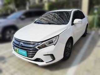 比亚迪秦新能源2018款 1.5T 智联尊贵型