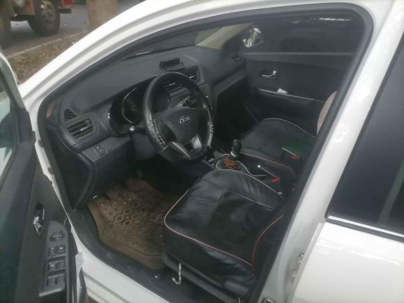 [佛山·粤E] 二手起亚起亚K22012款 两厢 1.4L MT GLS纪念版