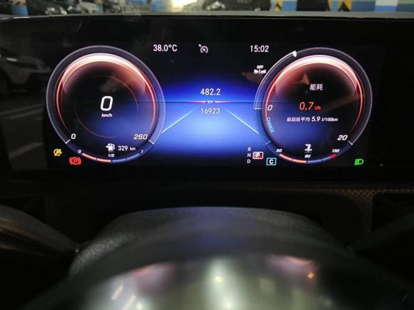 [深圳·粤B] 二手奔驰奔驰A级2022款 A 200 L 运动轿车时尚型