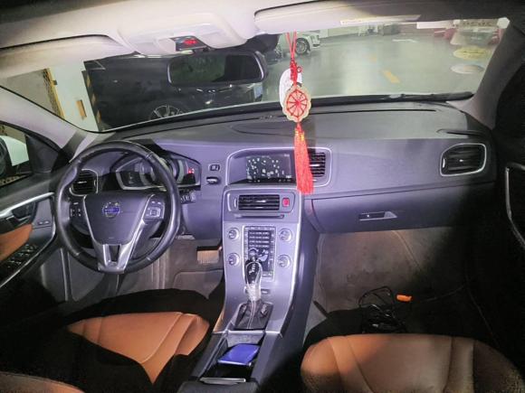 [上海·沪A] 二手沃尔沃沃尔沃S60新能源2015款 S60L E驱混动 T6智驭版